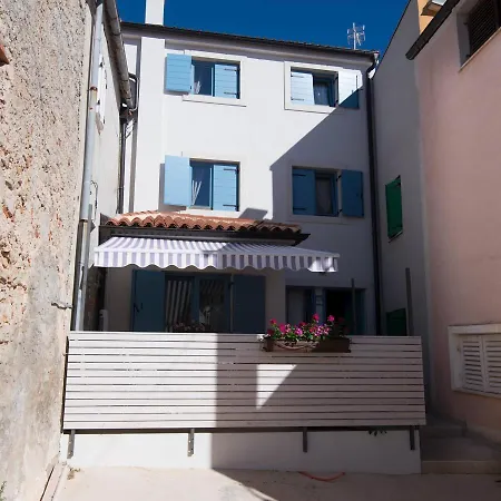 Gostinjska kuća Pinea 3*