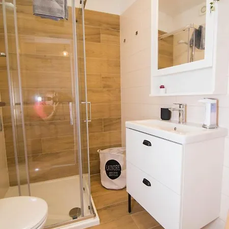 Pinea Gostinjska kuća 3*